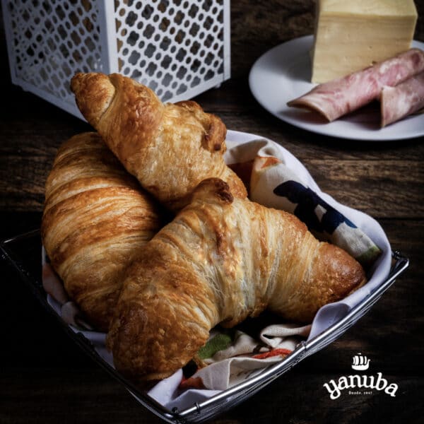 Croissant De Jamón Y Queso Hojaldres Artesanales Yanuba