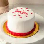 Ponqué vainilla con relleno de chocolate
